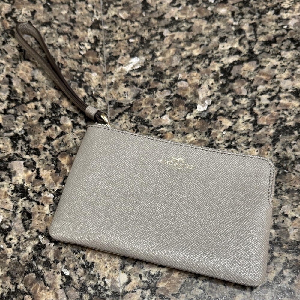 Coach Gray Textured Wristlet with silver logo NWOT